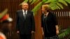 Bachelet en Cuba durante una visita realizada en el 2018 donde fue recibida por el gobernante Raúl Castro. Foto Archivo