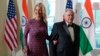 FOTO ARCHIVO. Bob Menendez y su esposa Nadine Menendez en una cena oficial en la Casa Blanca, en junio de 2022. (AP Photo/Jacquelyn Martin, File)