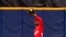Yuniesky Laurdet de Leñadores de las Tunas atrapa la bola en un juego contra Panamá, durante la pasada Serie del Caribe. (Arcjivo)