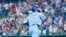 El jardinero derecho de los Rangers de Texas, Adolis García (53), reacciona tras conectar un jonrón en la sexta entrada contra los Medias Rojas de Boston, en el Globe Life Field. Crédito obligatorio: Kevin Jairaj-Imagn Images.
