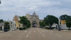 Restos óseos a la intemperie en Cementerio de Colón, La Habana Restos óseos a la intemperie en Cementerio de Colón, La Habana