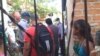 Detención y registro en casa del periodista independiente Enrique Díaz.