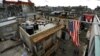Banderas de Cuba y EEUU cuelgan en un balcón de La Habana. (REUTERS/Ivan Alvarado/Archivo)