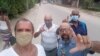 José Díaz Silva junto a otros miembros del MONR, durante una manifestación en La Güinera, Arroyo Naranjo. (Foto: Facebook)
