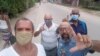 José Díaz Silva (izq.) junto a otros miembros del MONR, durante una manifestación en La Güinera, Arroyo Naranjo. (Foto: Facebook)