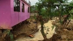 El paso de la tormenta Earl por México deja 40 fallecidos El paso de la tormenta Earl por México deja 40 fallecidos
