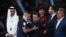 Kylian Mbappé y Emmanuel Macron el 18 de diciembre de 2022 tras la final de la Copa del Mundo de la FIFA en Catar. (REUTERS/Dylan Martinez).