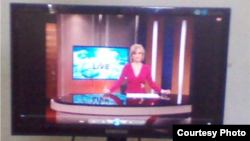 El noticiero de Televisión Martí en un televisor de Cuba. Foto cortesía del Foro Juvenil Cubano