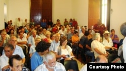 ARCHIVO. Vista general del público asistente al Centro Cultural Padre Félix Varela . (Foto Iván García)
