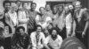El grupo Irakere con Dizzy Gillespie (chaqueta a cuadros) y otros músicos estadounidenses.