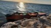 Un bote usado por migrantes cubanos para llegar a los Cayos de la Florida. (US Coast Guard).