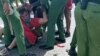 Represión policial contra manifestantes en Cuba (Foto tomada de Facebook)