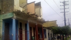Reportan amenazas de derrumbes en Lawton por excavaciones en las calles de la zona Reportan amenazas de derrumbes en Lawton por excavaciones en las calles de la zona