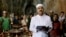 El régimen iraní hostiga a los miembros de grupos religiosos minoritarios, entre ellos los zoroastrianos, a los que se ve en esta imagen orando al sureste de Teherán en junio de 2014. Foto: © Ebrahim Noroozi/AP/Archivo.