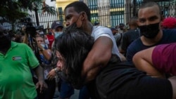 Al menos 11 personas están detenidas en unidad policial de Nueva Gerona tras protestas Al menos 11 personas están detenidas en unidad policial de Nueva Gerona tras protestas