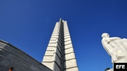 Soldados en la Plaza José Martí de La Habana (Cuba).
