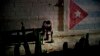 Un cubano se conecta a Internet desde su celular. AP Photo/Ramon Espinosa