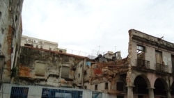 Derrumbe en Habana Vieja tras aguacero intenso anoche Derrumbe en Habana Vieja tras aguacero intenso anoche