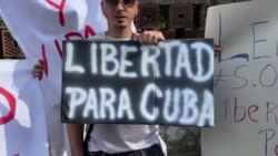 Protestan en Belgrade, Serbia, a favor de la democracia en Cuba Protestan en Belgrade, Serbia, a favor de la democracia en Cuba