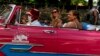 Turistas en Varadero el 29 de septiembre de 2021. AP Photo/Ramon Espinosa