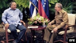 Foto Archivo. Raúl Castro y Diosdado Cabello.
