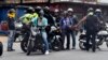 Miembros de los llamados "colectivos chavistas".