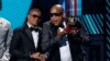 Alexander Delgado (der.) y Randy Malcom Martínez en los Latin Grammy de 2017. REUTERS/Mario Anzuoni