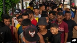 Migrantes en Lajas Blancas, Panamá, el 28 de junio de 2024. Un nuevo acuerdo entre EEUU y Panamá promueve la colaboración en la gestión de la migración. (Foto AP/Matías Delacroix)