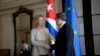 En 2016, la entonces jefa de Política Exterior de la Unión Europea, Federica Mogherini, y el canciller cubano, Bruno Rodríguez, antes de formalizar el Acuerdo de Diálogo Político y Cooperación entre la Unión Europea y Cuba. (Ismael Francisco/Cubadebate vía AP)