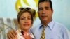 El pastor Lorenzo Rosales junto a su esposa, Maridilegnis Carballo. (Foto: Facebook)