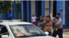 Arián González detenido violentamente cuando protestaba contra el régimen comunista.