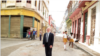 El cubano de más alto rango en el Gobierno de Obama publica fotos de su viaje a la isla.