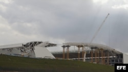 Fotografía de una zona del estadio "Itaquerao" después de un accidente con una grúa en Sao Paulo, Brasil.