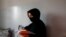 Una docente afgana en Kabul, el 27 de diciembre de 2022. (Reuters/Ali Khara).
