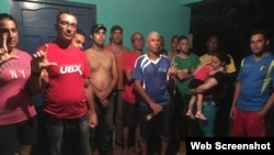 Los cubanos varados en Sapzurro, Colombia, esperan poder reiniciar su travesía rumbo a EEUU. (Foto: Caracol Radio)