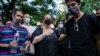 Tania Bruguera en la protesta frente al Ministerio de Cultura. REUTERS/Alexandre Meneghini