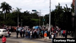 Imagen de la concentración en La Habana por el Día de los Derechos Humanos en la que han sido detenidas 32 personas (14ymedio).