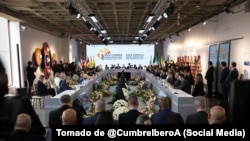 Vista del salón plenario de la XXIX Cumbre Iberoamericana de Jefas y Jefes de Estado, celebrada en Ecuador.
