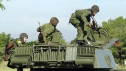 Cubanos permanecen en sus viviendas en barrios y ciudades militarizados Cubanos permanecen en sus viviendas en barrios y ciudades militarizados
