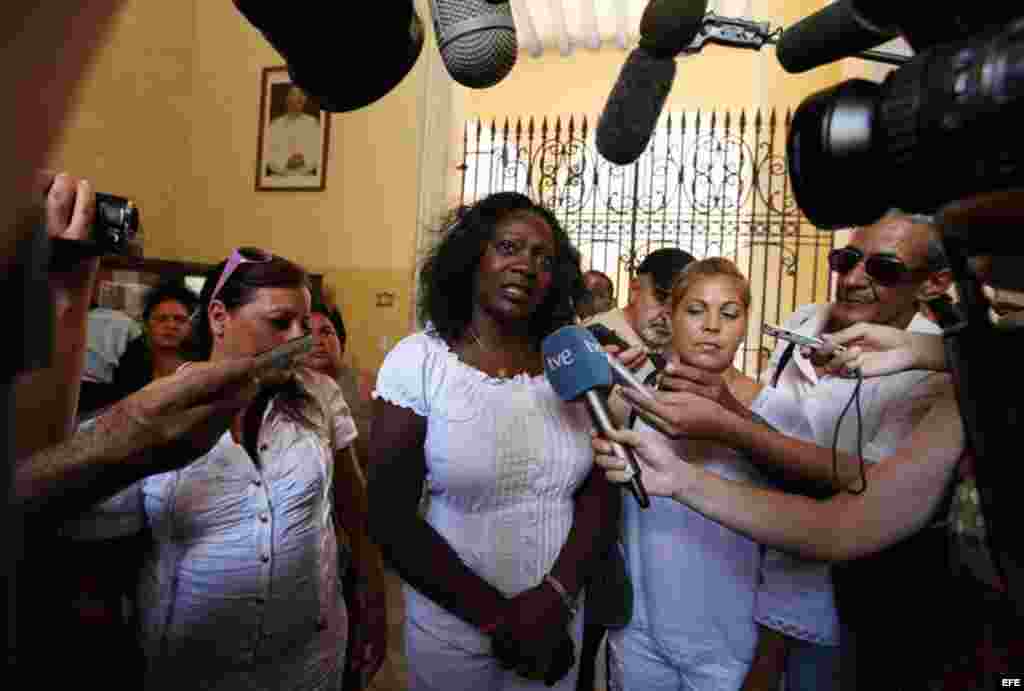Berta Soler, portavoz del movimiento  al dirigirse a la prensa que esperaba desde horas tempranas de la mañana los resultados de la reunión, declaró que durante la conversación, que calificó de amplia, se vivieron m