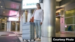 Anamely Ramos en el Aeropuerto Internacional de Miami. (Foto: CubaNet)
