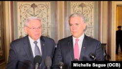 El senador Bob Menendez, y el presidente de Colombia Iván Duque, en el Capitolio.