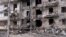 Un edificio de apartamentos destruidos por los ataques rusos en Kyiv.