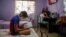 Educación /Estudiantes de enseñanza primaria reciben clases por TV