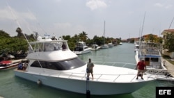 Yate en la Marina Hemingway, en La Habana.