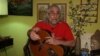Mike Porcel, entrevistado el jueves en su casa.