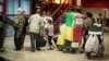 Cubanos en el aeropuerto José Martí.