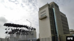 Vista del edificio de la Sección de Intereses de EEUU en Cuba (SINA), ubicado en el malecón habanero