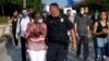 El jefe de la Policía de Houston, Art Acevedo, marcha durante una demostración denominada Justicia para George Floyd, en Houston, Texas, el 30 de mayo.
