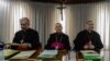 El monseñor Diego Padrón, acompañado del cardenal Jorge Urosa Savino (i) y el obispo Prieto Parolin en la ciudad de Caracas (Venezuela).